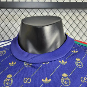 Camisa Real Madrid Edição Especial Gucci 24/25 - Jogador Masculina Roxa - Netmantos